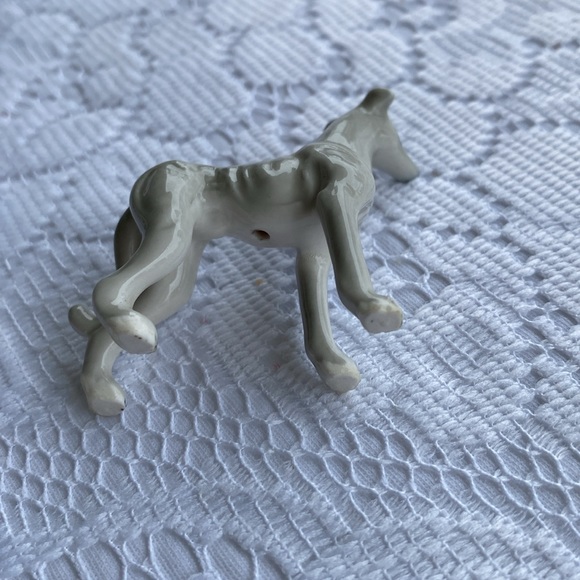 Greyhound Dog Miniature Figurines. Vintage circa 1970s -80s. Set of 3. - Picture 8 of 11